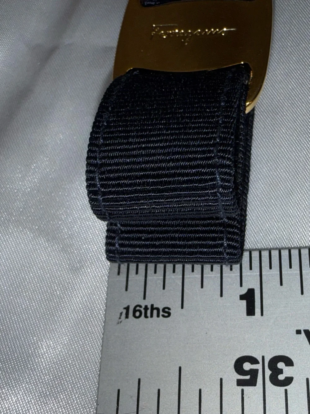 Salvatore Ferragamo Vara Navy Grosgrain Bow Gold Tone Keychain Made in Italy w/